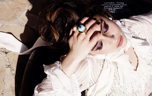 Макияж, актриса, прическа, шатенка, в белом, фотосессия, Emilia Clarke, Эмилия Кларк