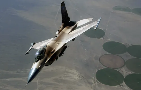 Картинка самолет, земля, высота, F-16