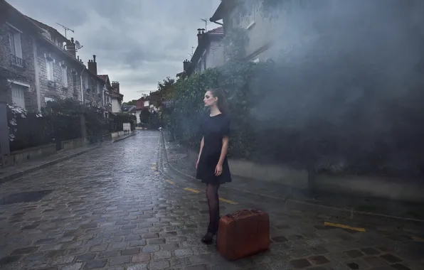 Картинка девушка, туман, улица