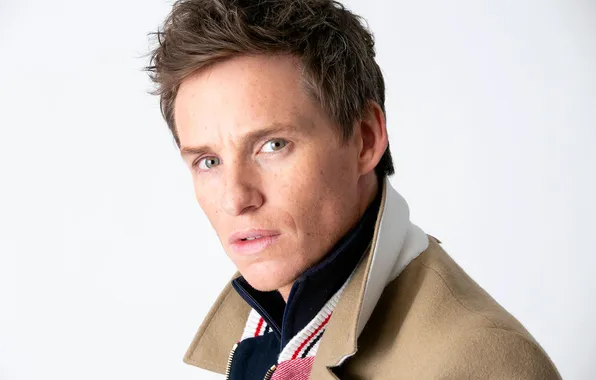 Портрет, белый фон, актёр, Eddie Redmayne, Эдди Редмэйн