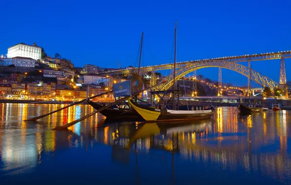 Картинка мост, огни, река, дома, лодки, вечер, Португалия, суда