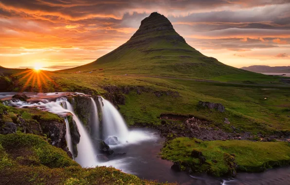 Картинка небо, солнце, облака, скалы, гора, водопад, вулкан, Исландия
