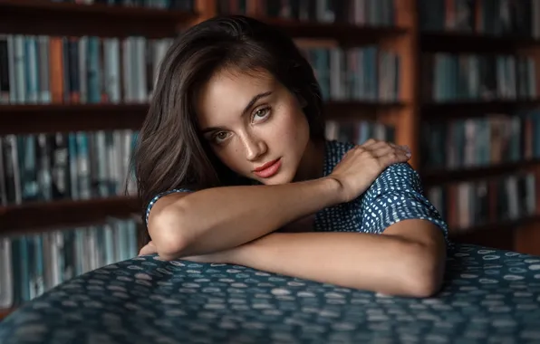 Картинка девушка, beautiful, model, face, brunette, books, red lipstick, blue dress