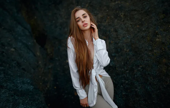 Картинка взгляд, девушка, поза, блузка, длинные волосы, Иван Ковалёв, Алика Павлова