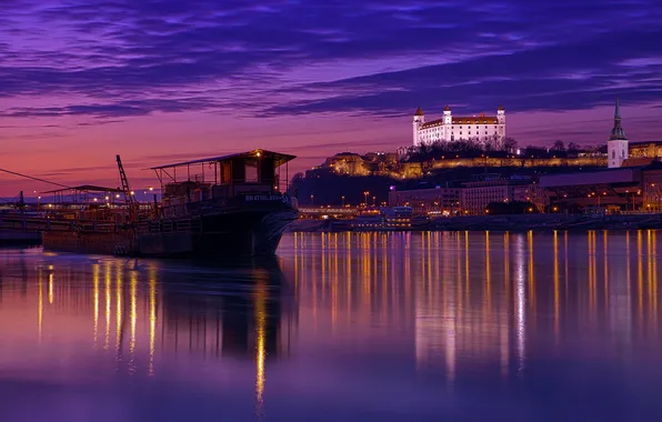 Картинка ночь, река, корабль, Братислава