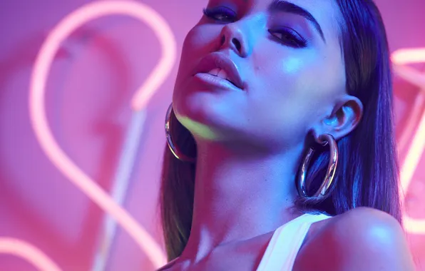 Brunette, Smile, American, Singers, Earrings, Madison Beer