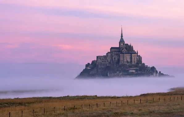 Картинка облака, закат, туман, замок, Франция, воздух, зарево, крепость