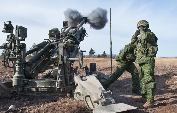 Солдаты, залп, артиллерия, гаубица, 155-мм, M777