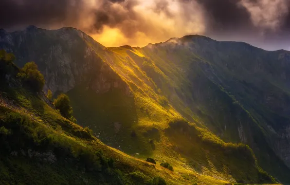 Sunset, mountains, sunbeams