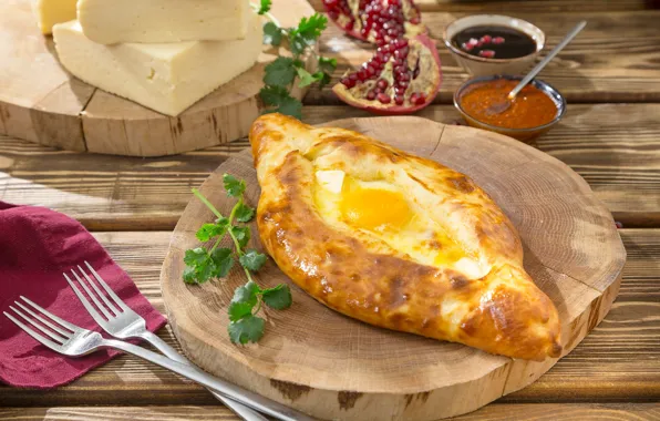 Зелень, яйцо, сыр, соус, хачапури