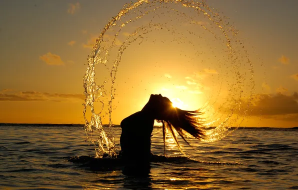 Море, вода, девушка, солнце, брызги, волосы, кругом
