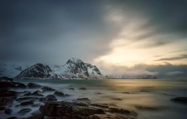 Картинка зима, море, камни, скалы, побережье, Норвегия, посёлок, Lofoten