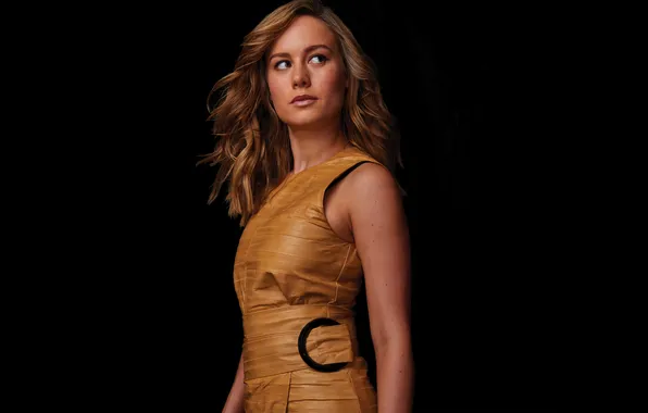 Портрет, платье, актриса, прическа, шатенка, черный фон, Brie Larson, Бри Ларсон