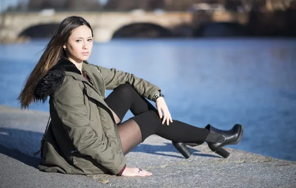 Взгляд, модель, куртка, ножки, сидит, Giorgia