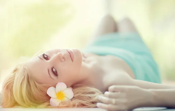 Взгляд, цветы, волосы, портрет