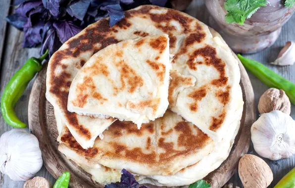 Орехи, чеснок, базилик, хачапури, грузинская кухня
