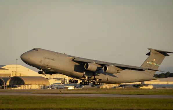 Lockheed, ВВС США, Super Galaxy, американский тяжёлый военно-транспортный самолёт, C-5M