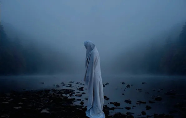 Картинка туман, река, фигура, простыня