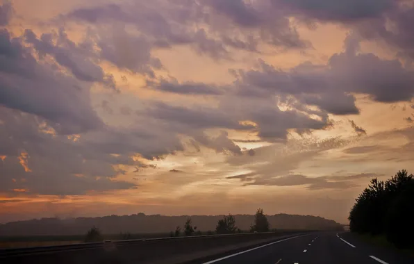 Дорога, облака, деревья, закат