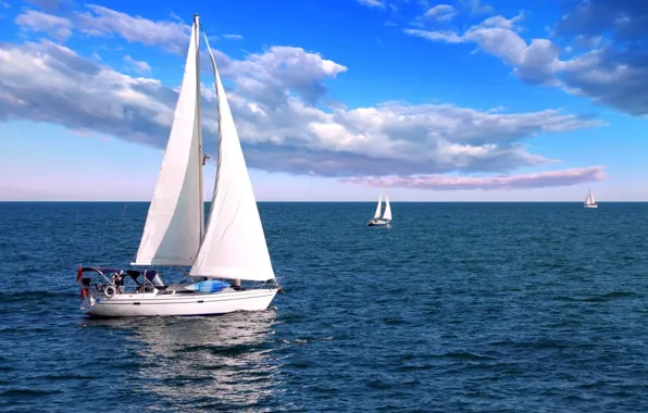 Море, лодки, паруса