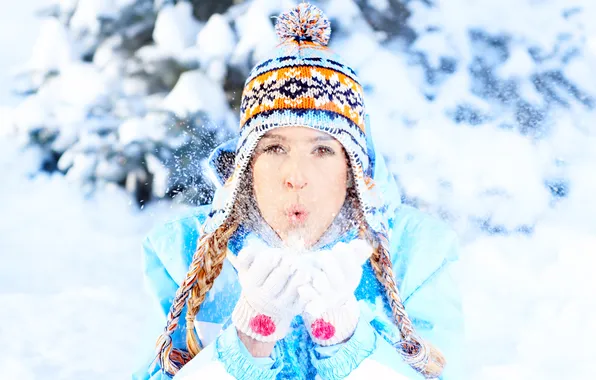 Картинка зима, взгляд, девушка, снег, шапка, кареглазая, рукавицы