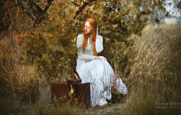 Девушка, чемодан, Otiila Saramet