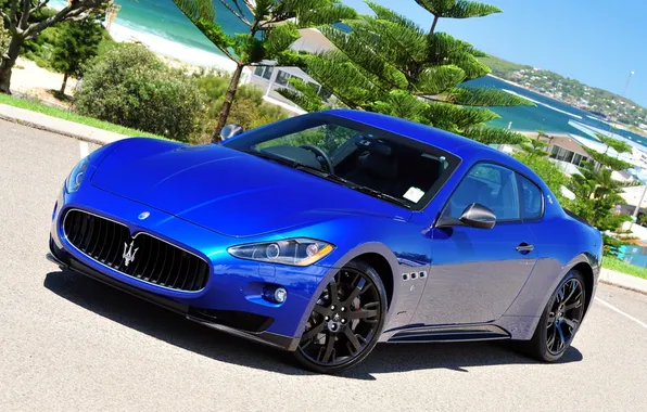 Картинка небо, синий, Maserati, спорткар, курорт, GranTurismo, мазерати, передок