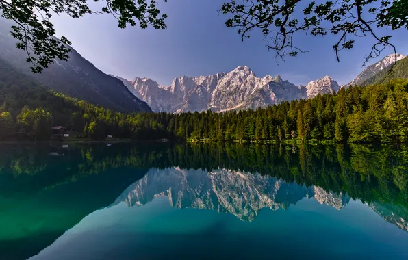 Лес, небо, вода, солнце, деревья, горы, озеро, отражение