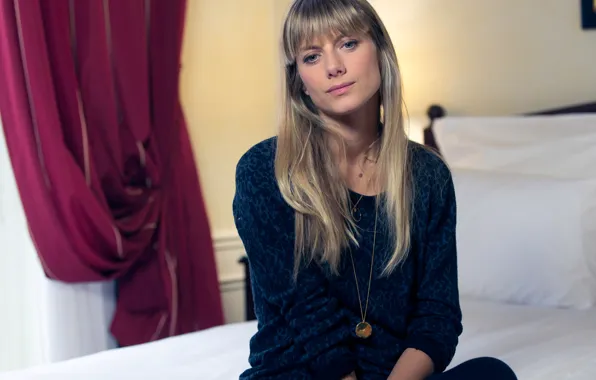 Кровать, актриса, блондинка, шторы, фотосессия, Мелани Лоран, Melanie Laurent, Unifrance