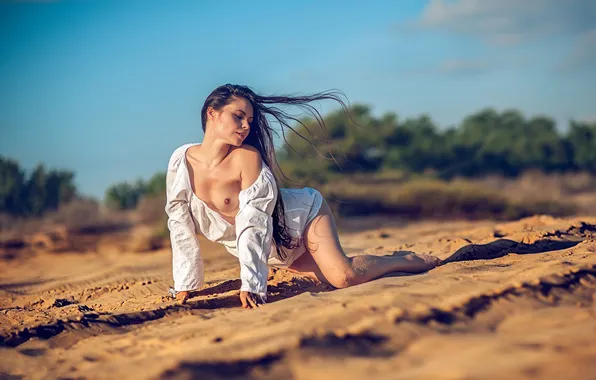 Песок, грудь, девушка, брюнетка, сосок, girl, рубашка, photographer