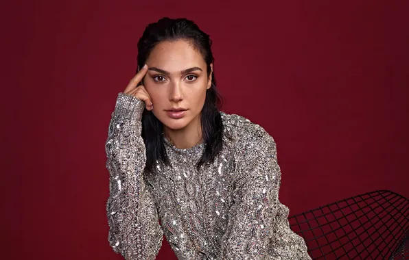 Картинка взгляд, Gal Gadot, кофта, актриса, брюнетка, девушка, Glamour, губы