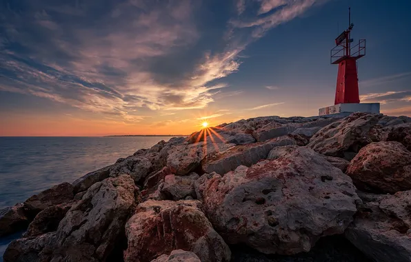 Море, облака, лучи, закат, камни, скалы, берег, маяк
