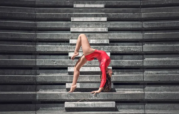Грация, гимнастка, Mira Boumejmajen
