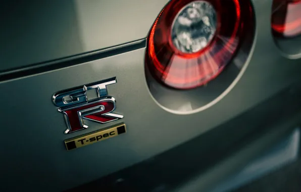Картинка Nissan, GT-R, close-up, R35, badge, 2023, Nissan GT-R Premium Edition T-spec