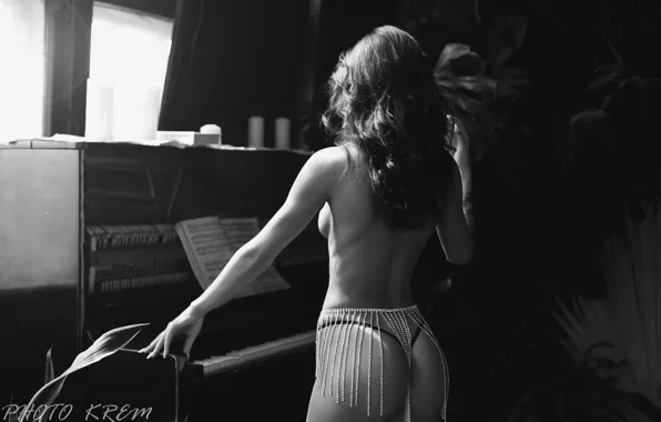 Грудь, девушка, трусики, стоит спиной, photo_krem