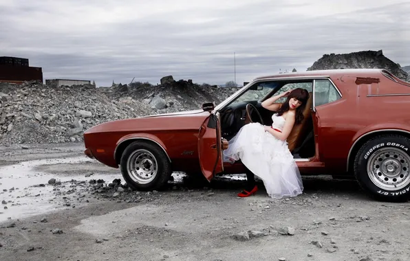 Cars, Марит Ларсен, (Marit Larsen) в машине, и белом платье