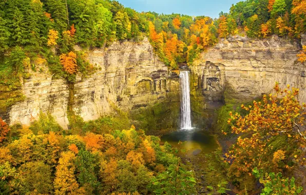 Картинка осень, лес, небо, горы, скалы, водопад, поток