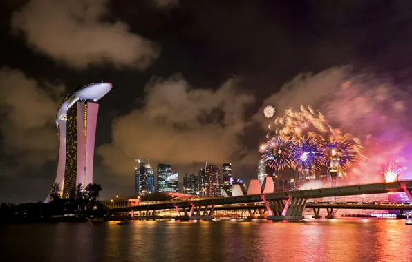 Картинка ночь, огни, праздник, салют, залив, фейерверк, отель, сингапур