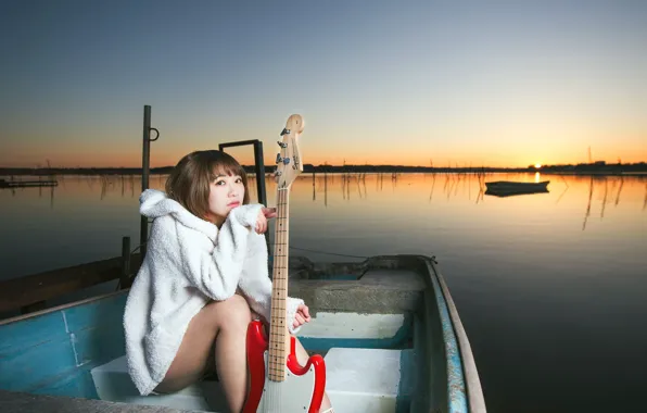 Девушка, закат, музыка, лодка, гитара