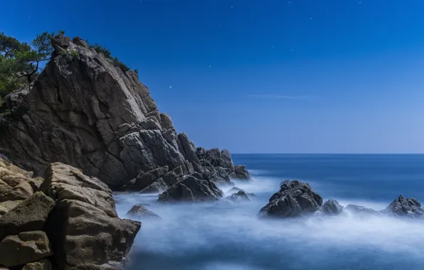 Картинка море, небо, пейзаж, ночь, природа, камни, скалы, звёзды