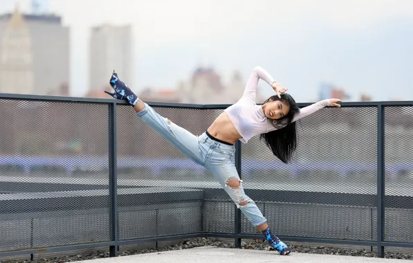 Картинка девушка, город, поза, Veronica J.