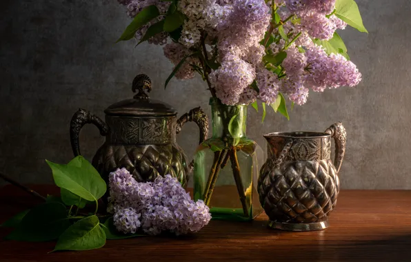 Картинка цветы, стол, бутылка, букет, весна, чайник, посуда, кувшин