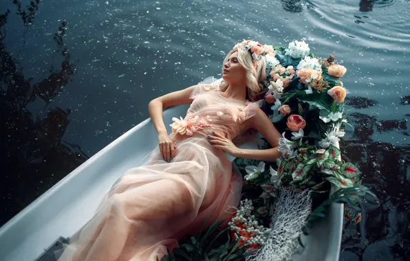 Картинка вода, девушка, цветы, поза, стиль, лодка, платье, Макс Кузин