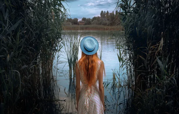 Картинка девушка, река, платье, шляпка, Михаил Потапов