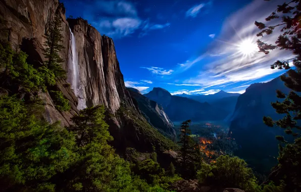Картинка свет, горы, национальный парк Йосемити, водопад, долина, луна, огни, ночь