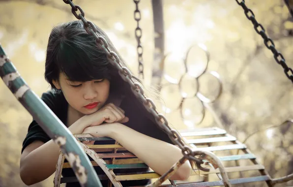 Девушка, качели, азиатка
