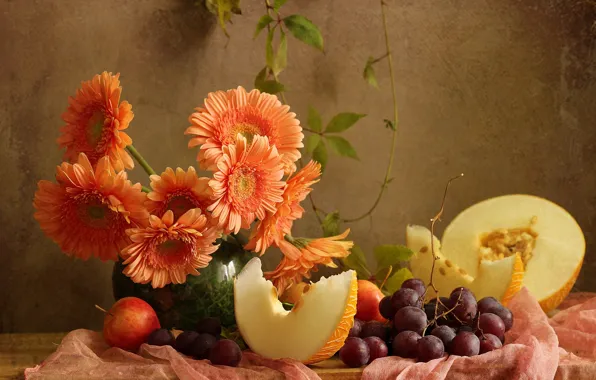 Картинка цветы, ягоды, яблоки, виноград, ткань, ваза, доска, фрукты