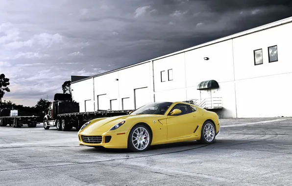 Картинка небо, стоянка, ferrari 599 gtb