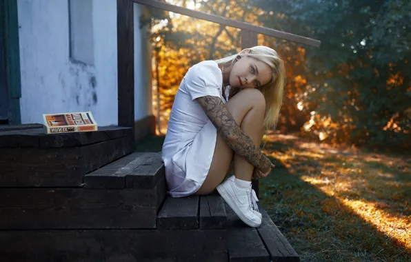 Картинка grass, trees, model, Nike, tattoo, women, blonde, books