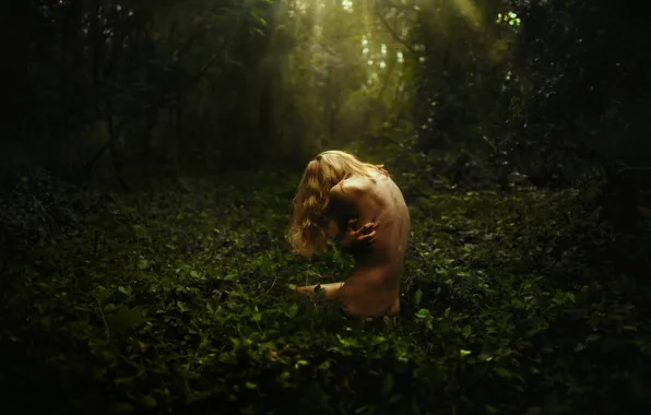 БЛОНДИНКА, ТЕЛО, ЛЕС, ПРИРОДА, ЗЕЛЕНЬ, ПОЗА, фотограф TJ Drysdale